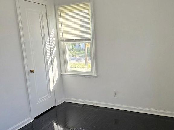 5th image of 20445 Pinehurst St