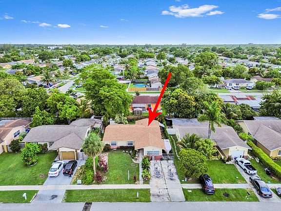 2nd image of 703 SW 76th Avenue