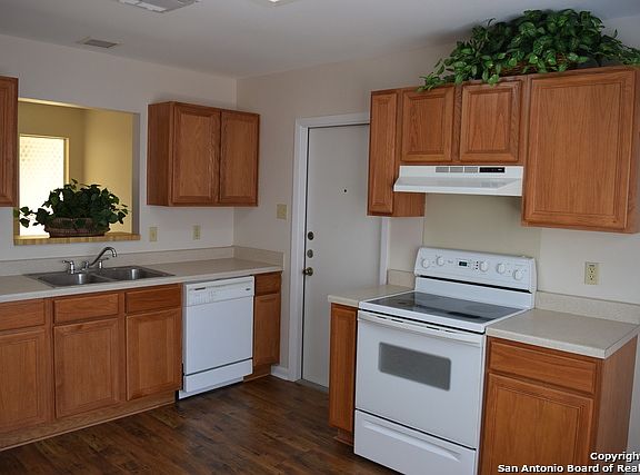 4th image of 3935 Pipers Ct