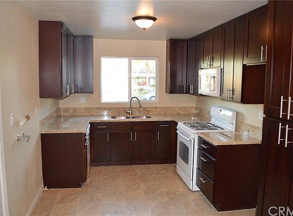 2nd image of 1144 Duff Ave