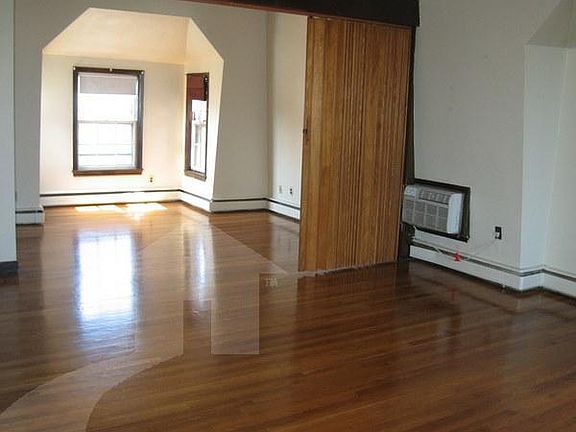 4th image of 15 Highland Ave