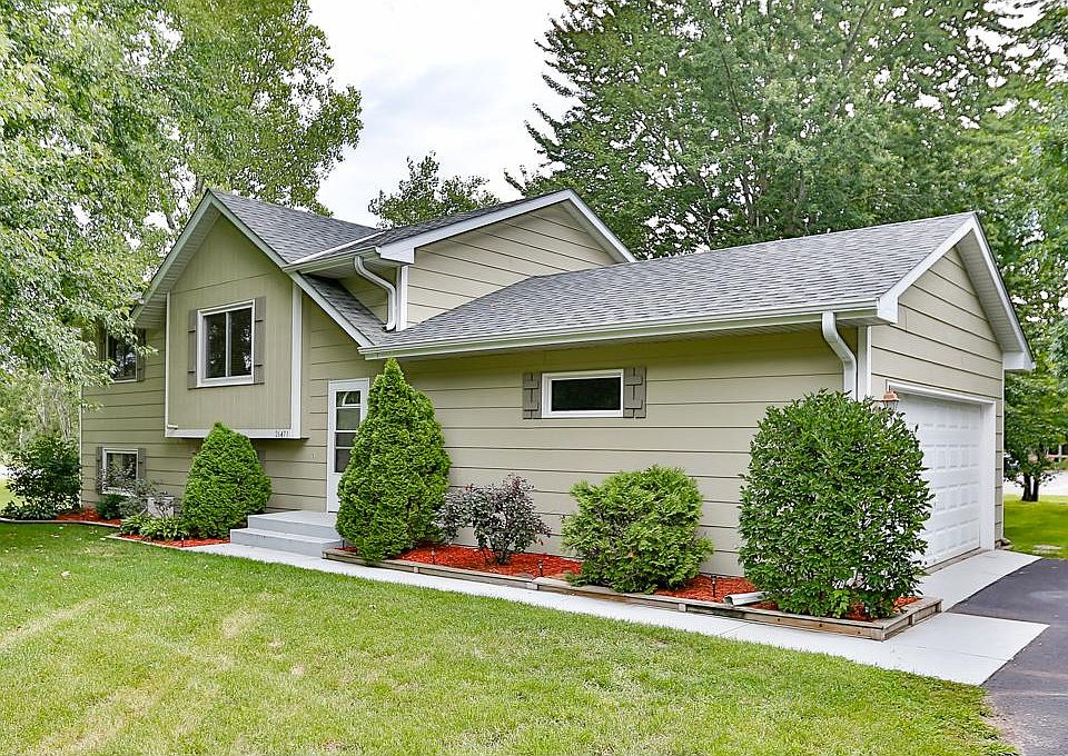 1st image of 26471 Foxboro Ave