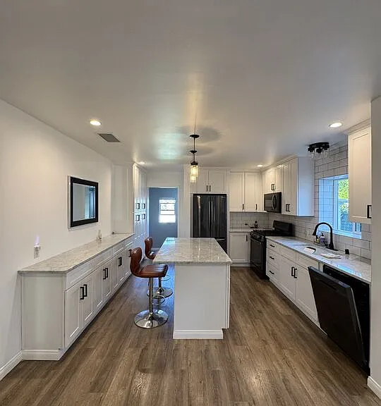 446 N California St — Photo 15
