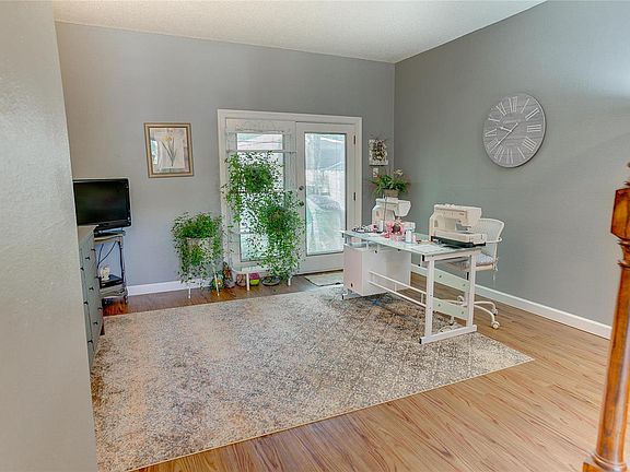 3rd image of 251 Glandore Dr APT C