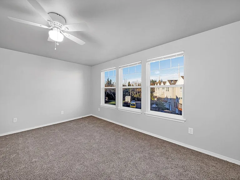 13515 SE Holgate Blvd — Photo 44