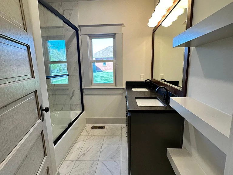 410 Park St — Photo 12