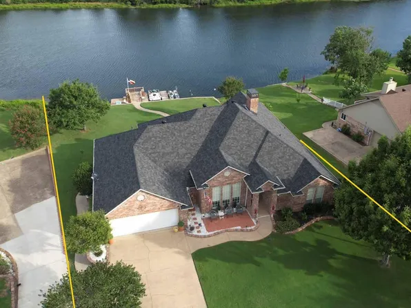 223 Spring Lake Dr, Mineola, TX 75773