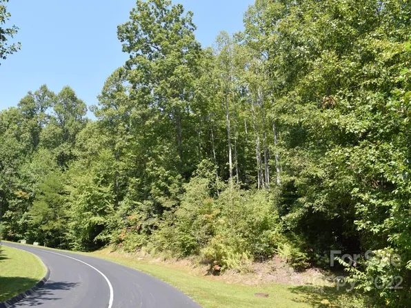 90 Mountain Crest Dr #30, Hendersonville, NC 28739