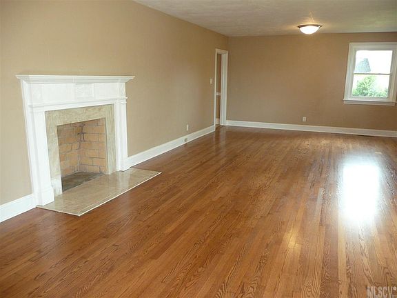 5th image of 3072 School St