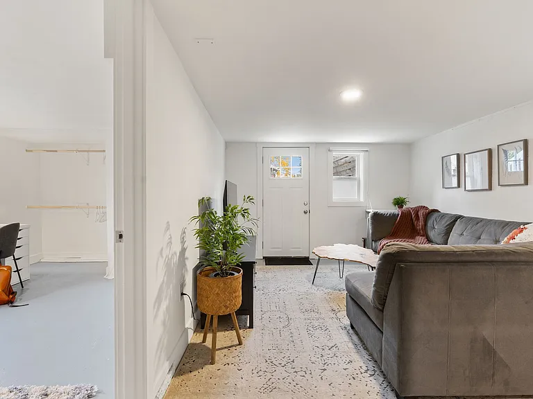 828 NE Sumner St #B — Photo 4