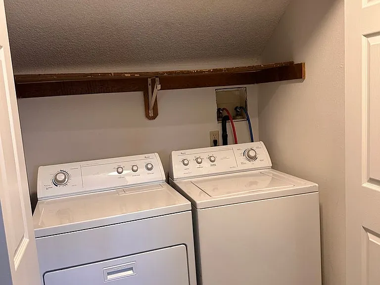 20 Hoffman Dr #1-4 — Photo 6