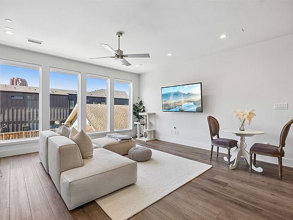 2nd image of 4726 Manett St #103