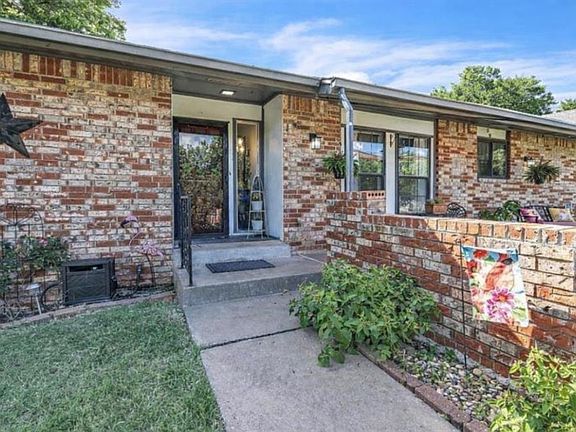 4th image of 1007 Mockingbird Ln