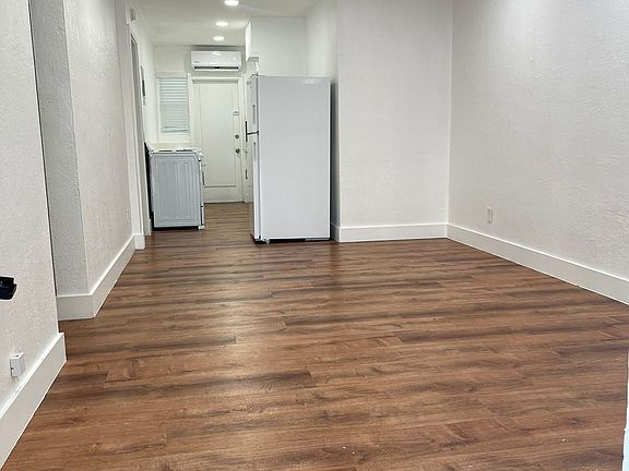 5th image of 8329 Byron Ave APT 5
