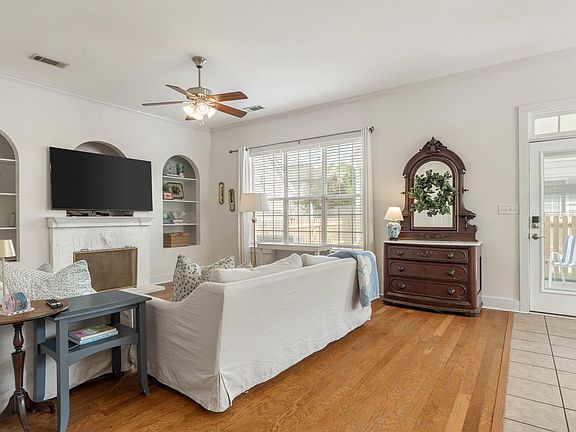 4th image of 5422 Camellia Ln