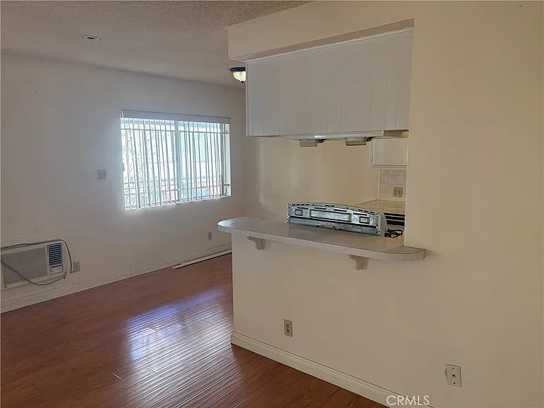415 N 3rd St #F — Photo 6