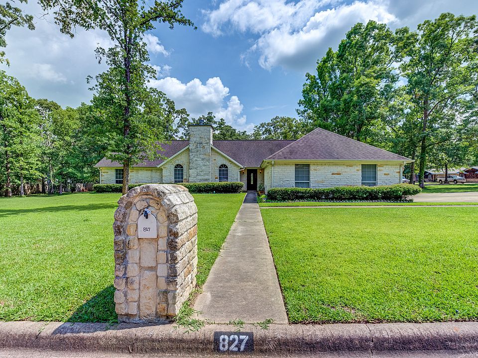 1st image of 827 Edgewood Cir