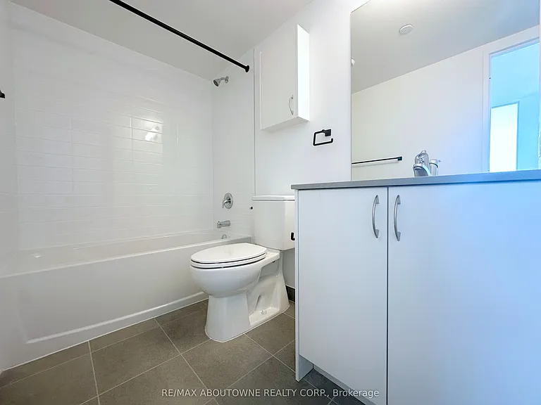 2 River Plate St #1001 — Photo 9
