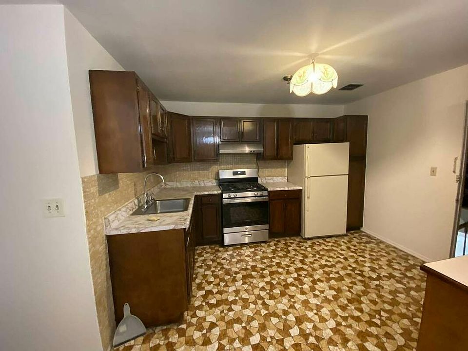 1st image of 25-21 33rd St #2