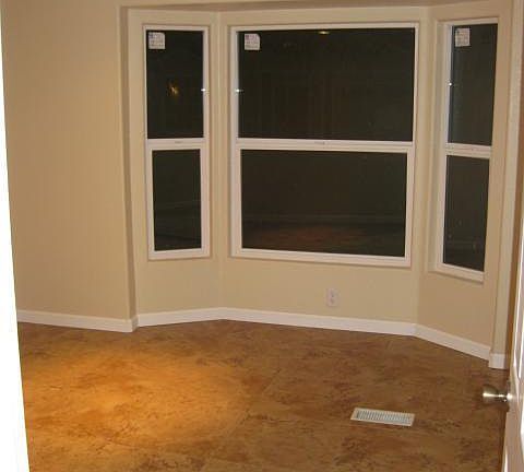 4th image of 1615 Club Dr