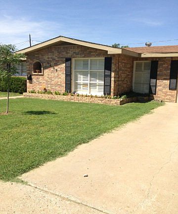 2nd image of 1409 Tulip Ln