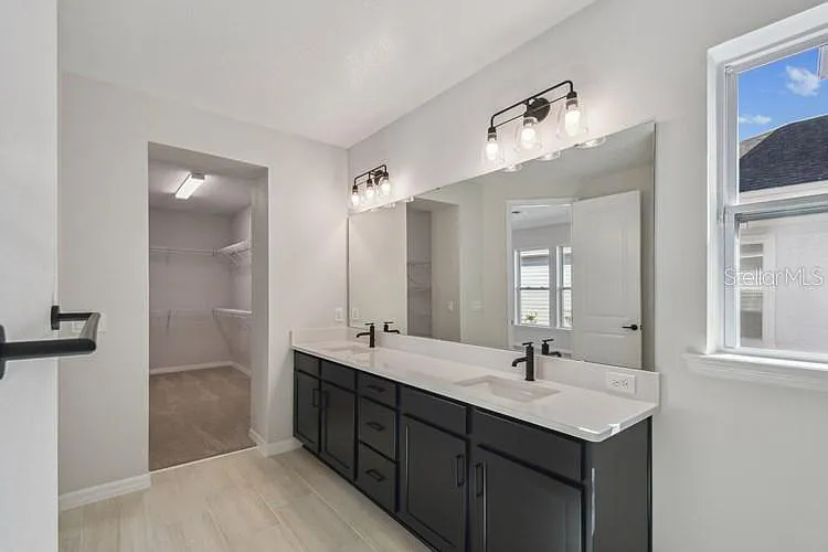 3077 Voyager Ave — Photo 13