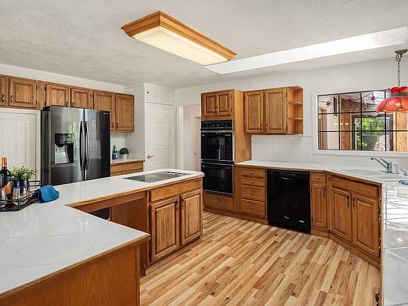 5th image of 15306 223rd Ave NE