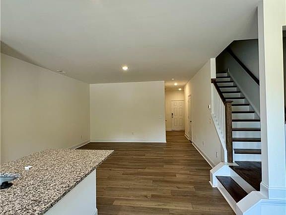 3rd image of 1239 Hammond Dr