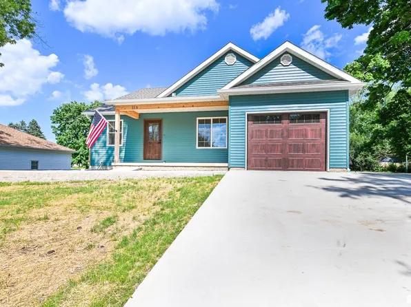 215 S Pleasant Hill Rd, East Peoria, IL 61611