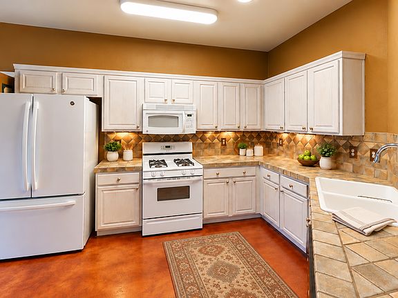 2nd image of 5 Ocotillo Pl