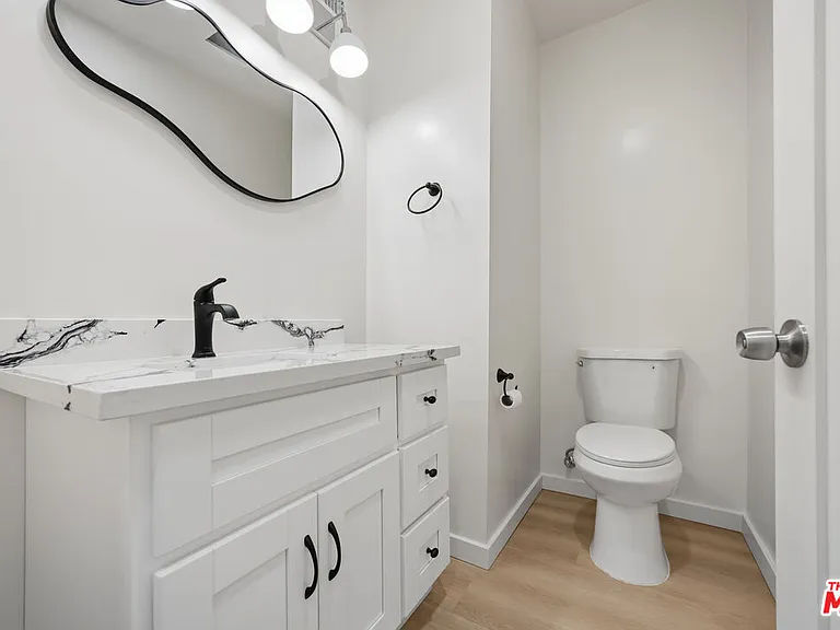 3015 W Stocker Pl — Photo 8