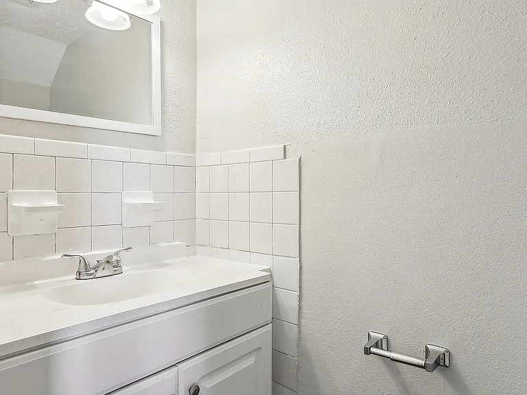 1049 Tallow Tree Ln #8 — Photo 13