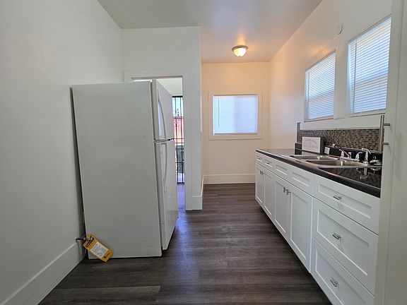 4th image of 1709 W 45th St APT 1