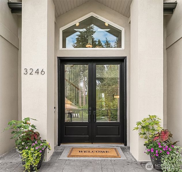 4th image of 3246 W Lake Sammamish Parkway NE