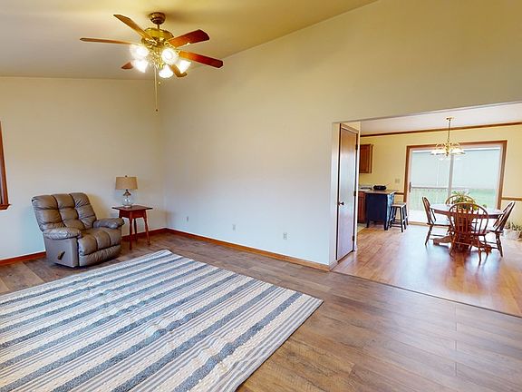 2nd image of 16 Farm View Dr