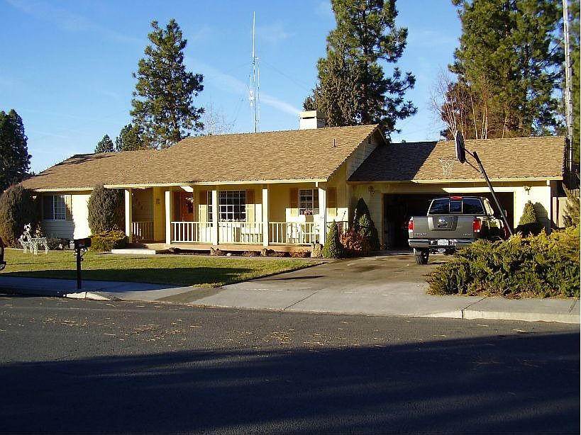 2nd image of 1932 SE Arborwood Ave