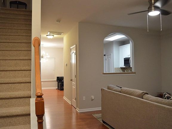4th image of 122 Pine Walk Dr