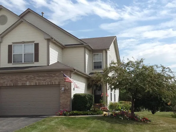 1514 Keystone Ct, Elgin, IL 60120
