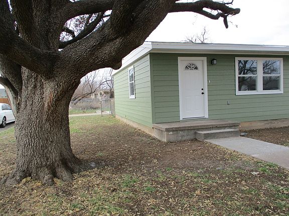 3rd image of 2630 San Antonio St