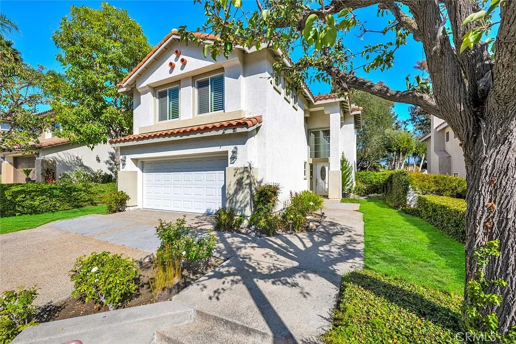 4 bed, 2.5 bath, 2032 sqft, $5,000 — Photo 1