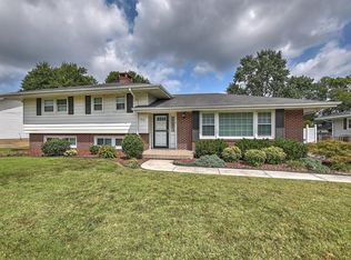 2221 Hermitage Dr, Kingsport, TN 37664