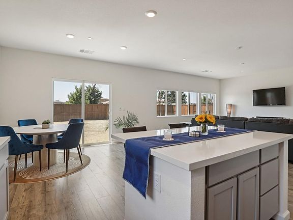 5th image of 1775 Honeysuckle Way