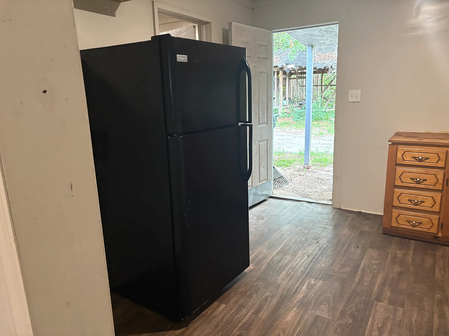 2 bed, 700 sqft, $700 — Photo 3