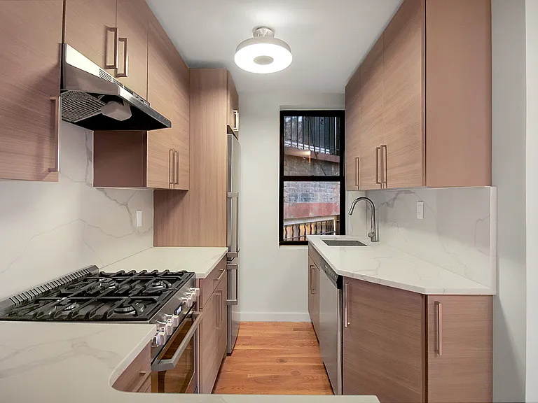 78 Halsey St #1R — Photo 4