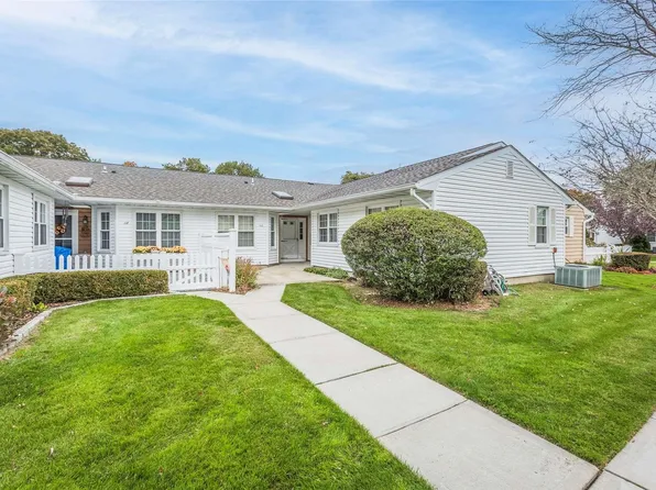 116 Revere Drive #116, Sayville, NY 11782