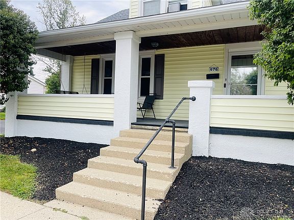 5th image of 676 Vine St