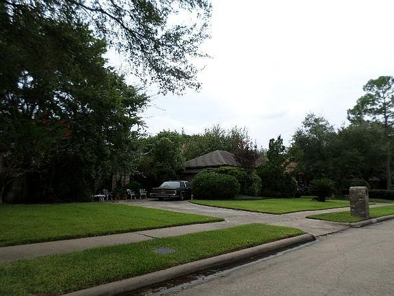 2nd image of 12143 Burgoyne Dr