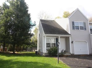 3 Bunker Ln, Schenectady, NY 12309