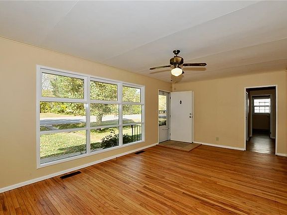 4th image of 1180 N 10th St