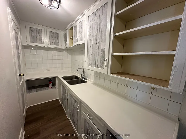 349 Eagle St — Photo 8